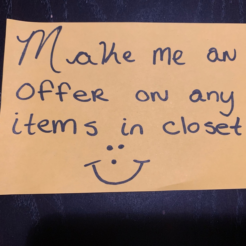 Make me an offer on any items in closet ❤️
